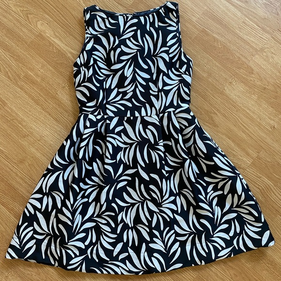 Serena & Lily Dresses & Skirts - Serena & Lily Eucalyptus June Party Dress Size 8